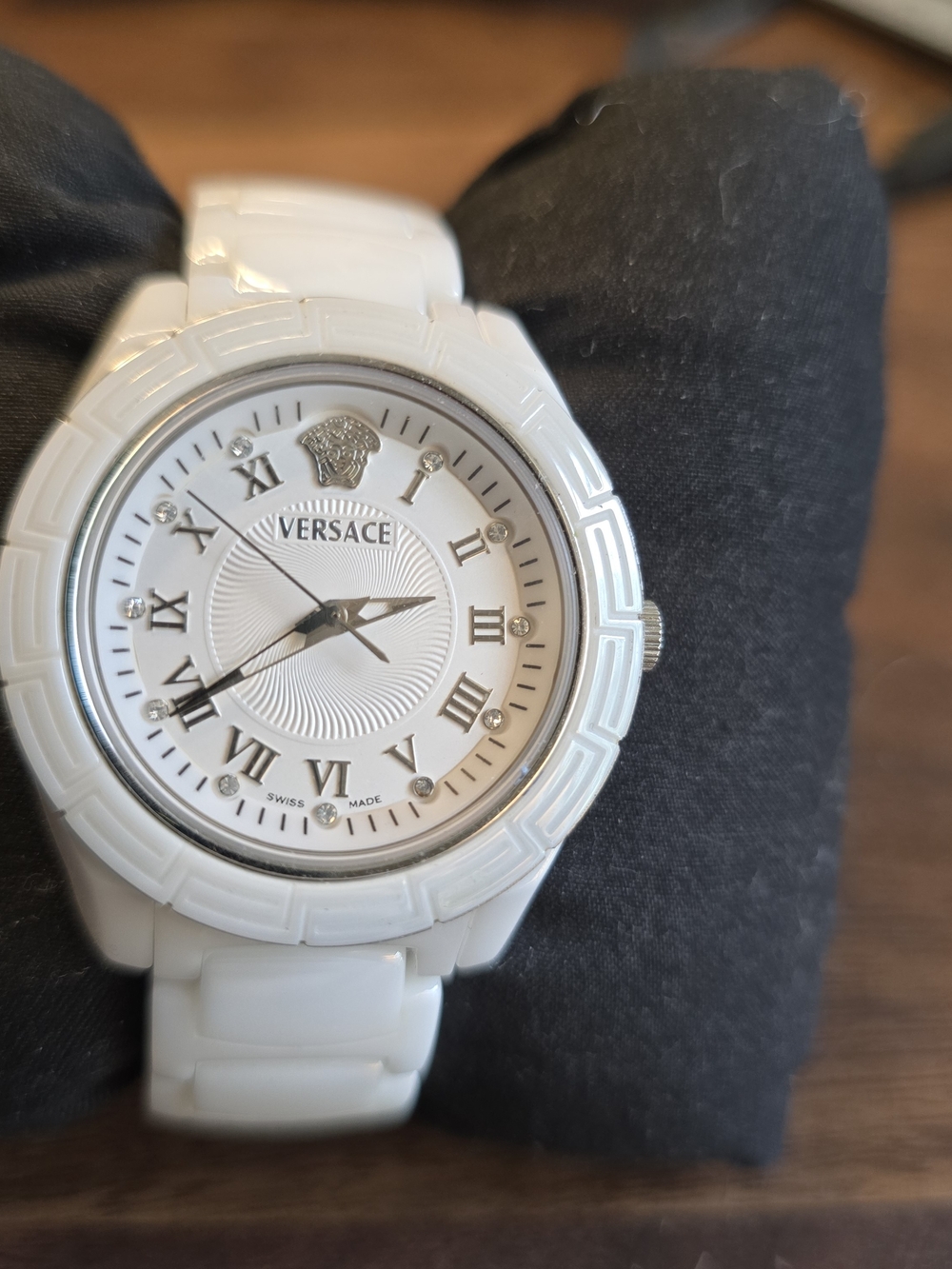 Versace White Ceramic Women's Watch - Elegant Roman Dial With Diamonds